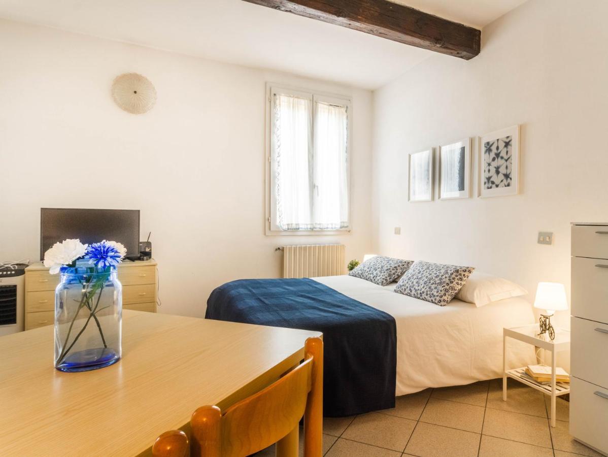 Al Pipai Apartment แฟร์รารา ภายนอก รูปภาพ