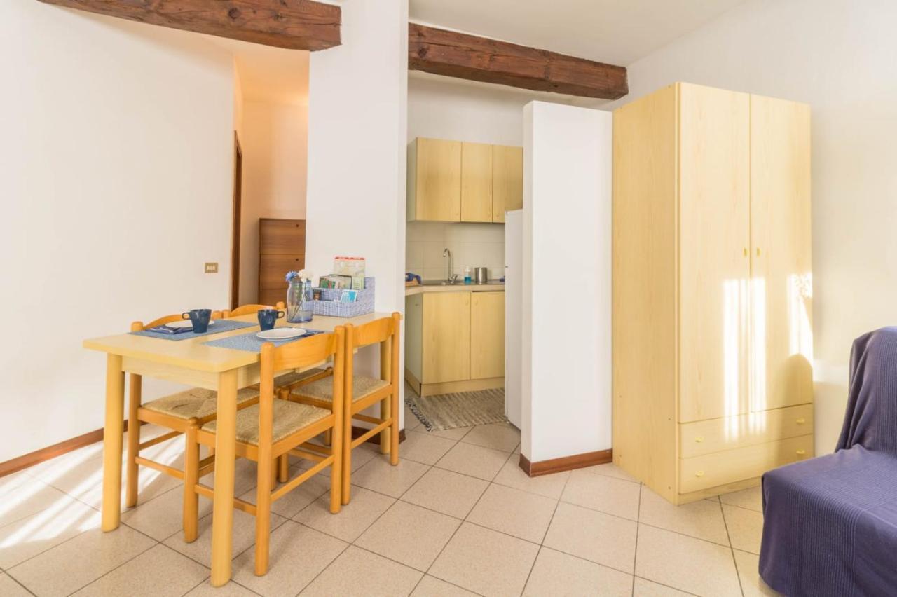 Al Pipai Apartment แฟร์รารา ภายนอก รูปภาพ