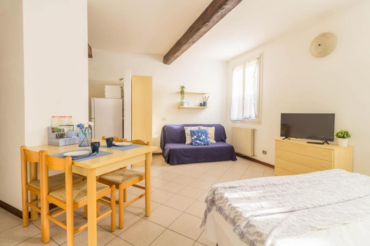 Al Pipai Apartment แฟร์รารา ภายนอก รูปภาพ